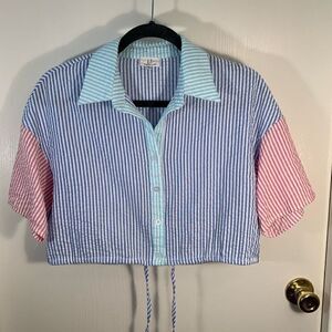Bobbles & Lace EUC multicolored seersucker button down crop top Size Small